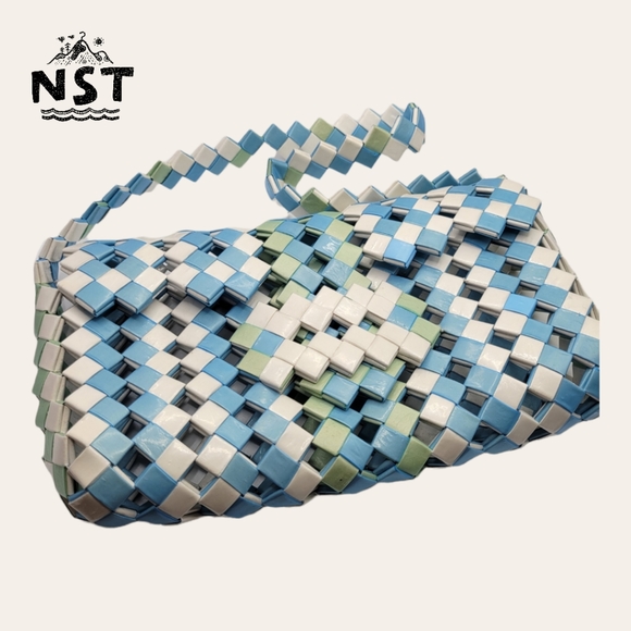 Checkered Diamond Shoulder Bag - Picture 4 of 4